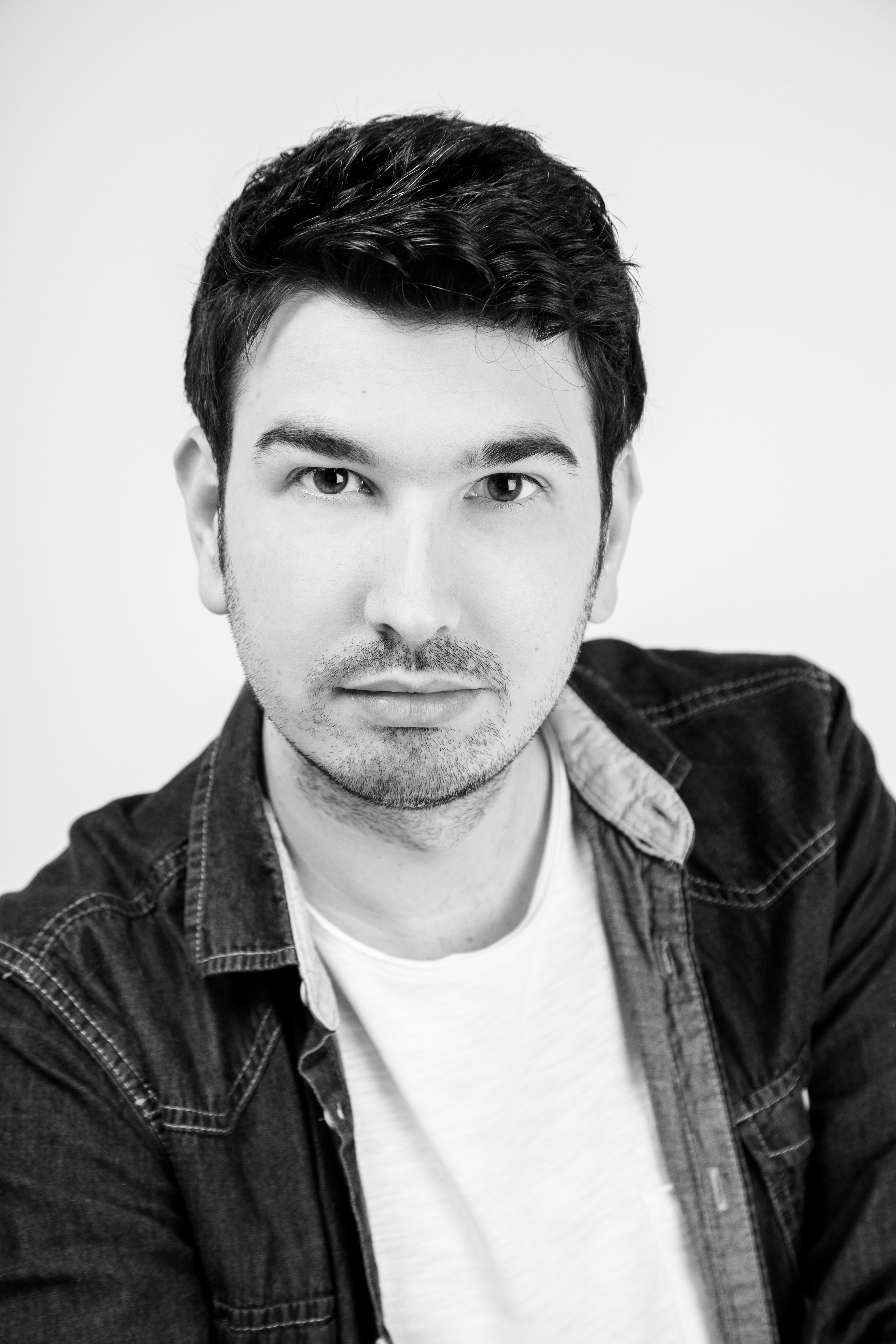 ADRIAN ROMERO- COVER (2)
