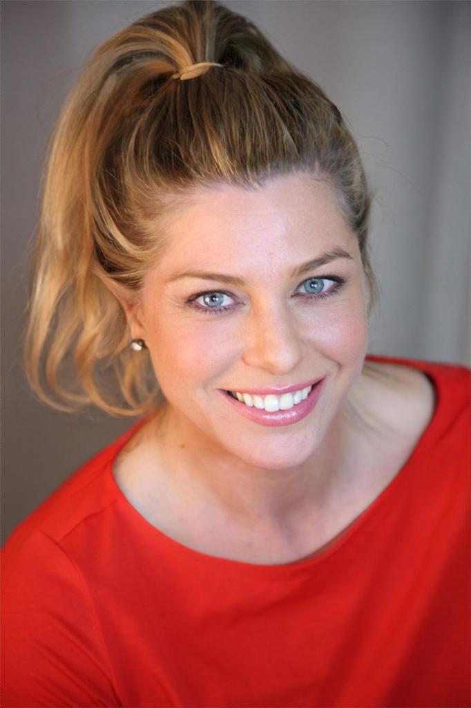 JULIA HELBICH-RICHYMANAGEMENT